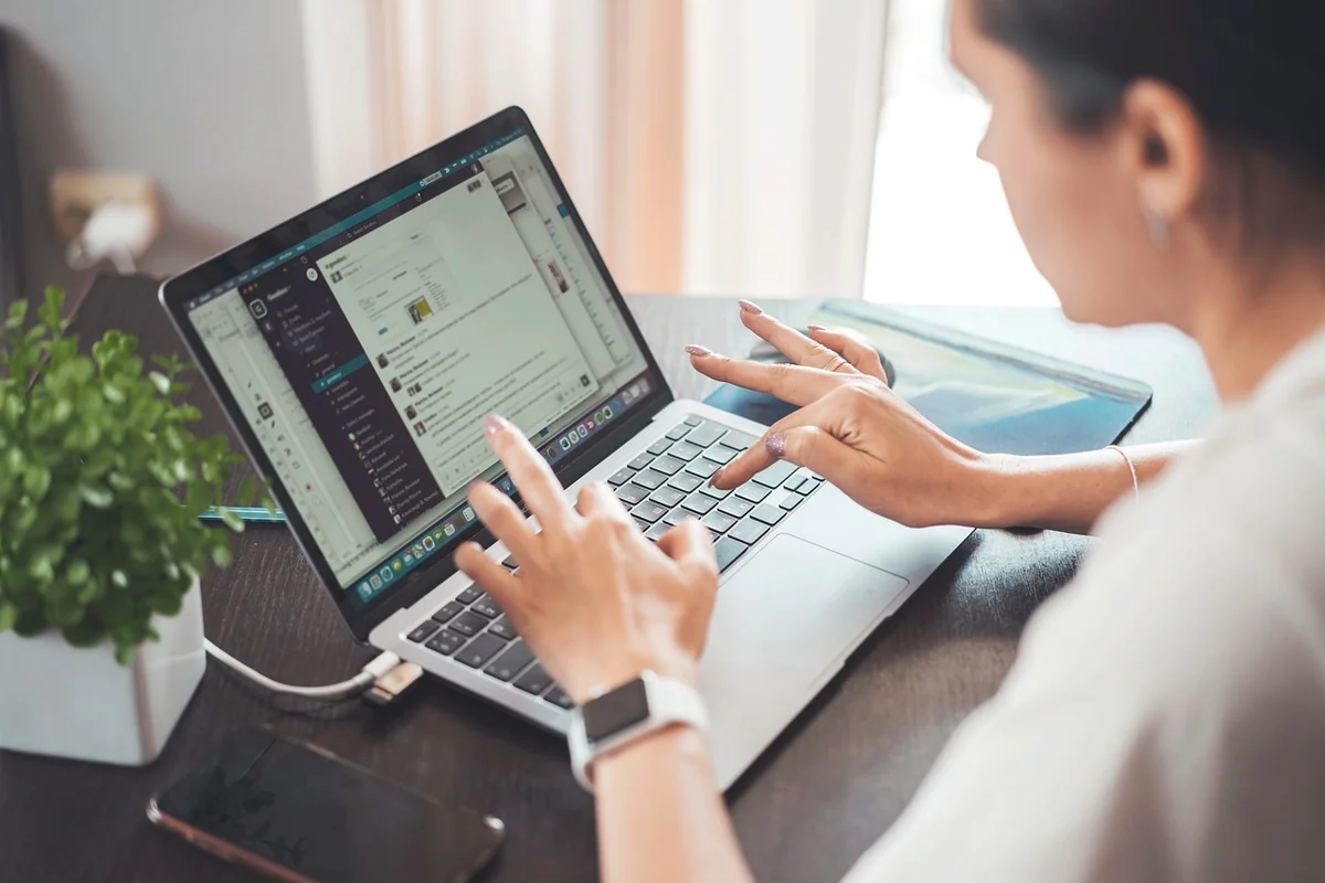 Télétravail en 2026 : quels avantages et inconvénients pour les entreprises modernes ?